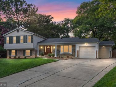 9927 BARNSBURY COURT, FAIRFAX, VA 22031