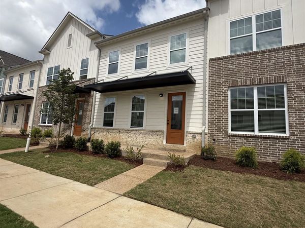 3051 PORTAGE DR, Bartlett, TN 38135