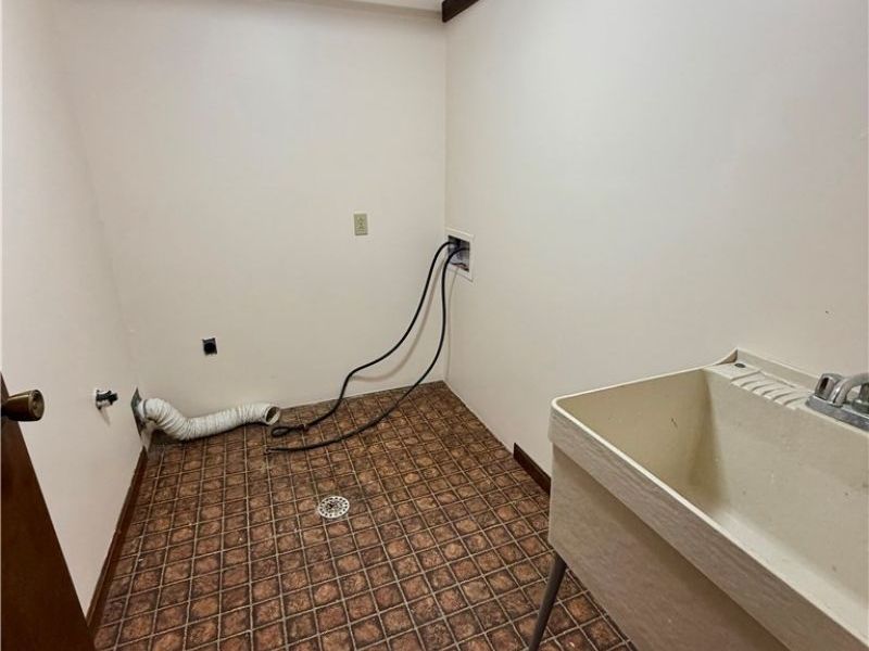 6218 Island Drive NW, Canton, OH 44718 Photo 35