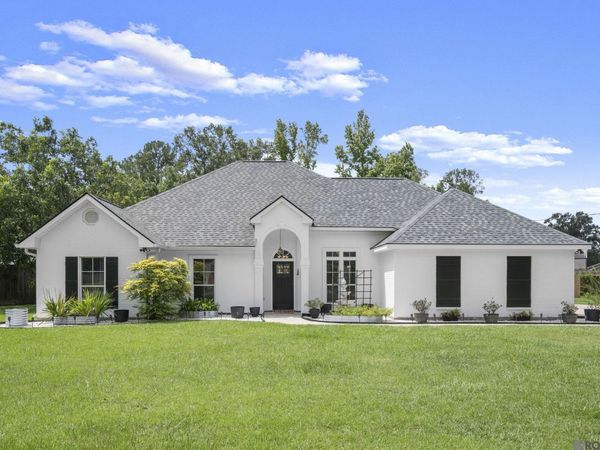 13056 Montrose North, Denham Springs, LA 70726