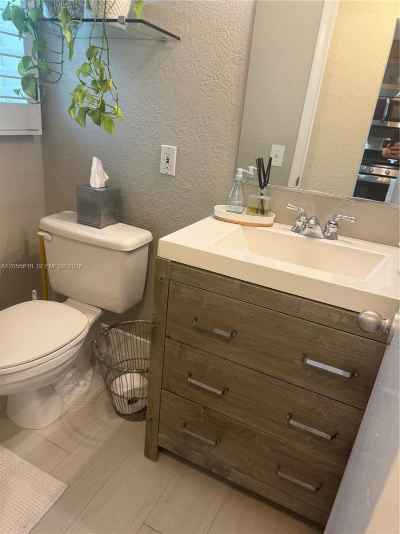 6709 N Kendall Dr, Unit 220, Pinecrest, FL 33156 Photo