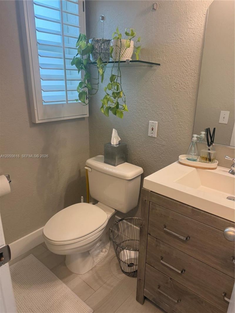 6709 N Kendall Dr, Unit 220, Pinecrest, FL 33156 Photo