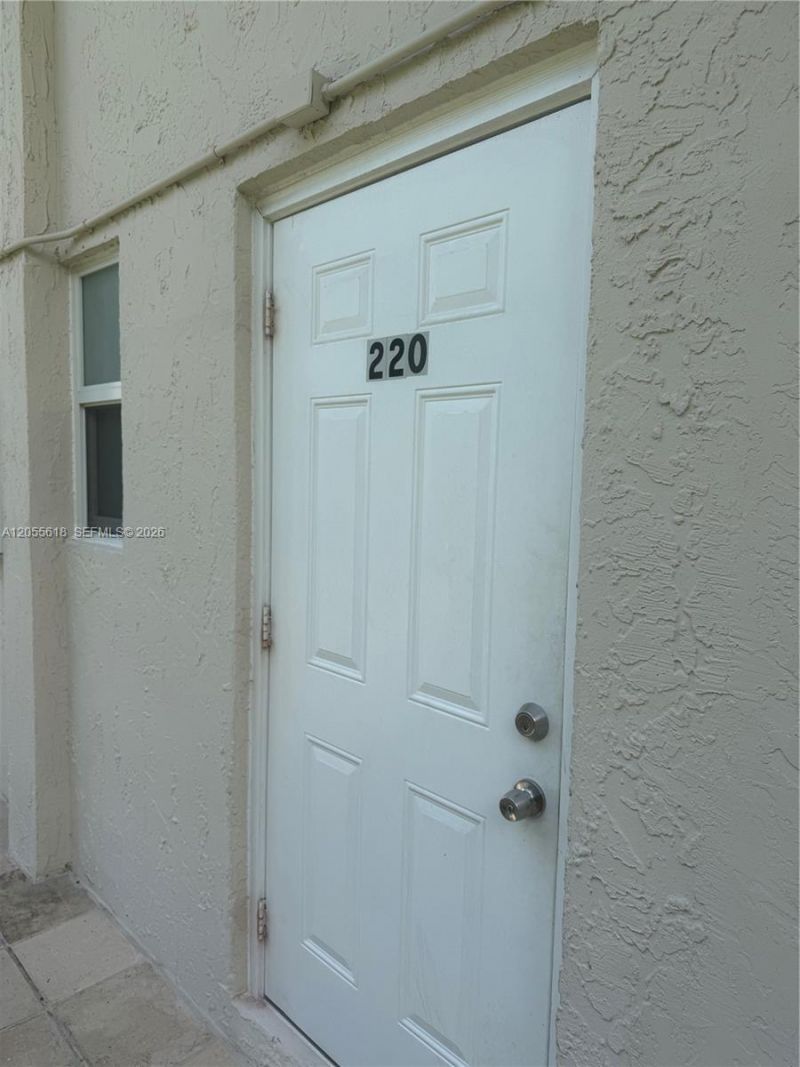 6709 N Kendall Dr, Unit 220, Pinecrest, FL 33156 Photo