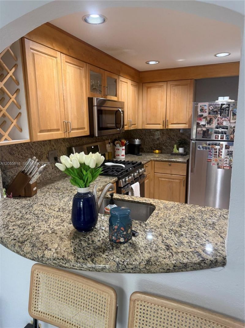 6709 N Kendall Dr, Unit 220, Pinecrest, FL 33156 Photo