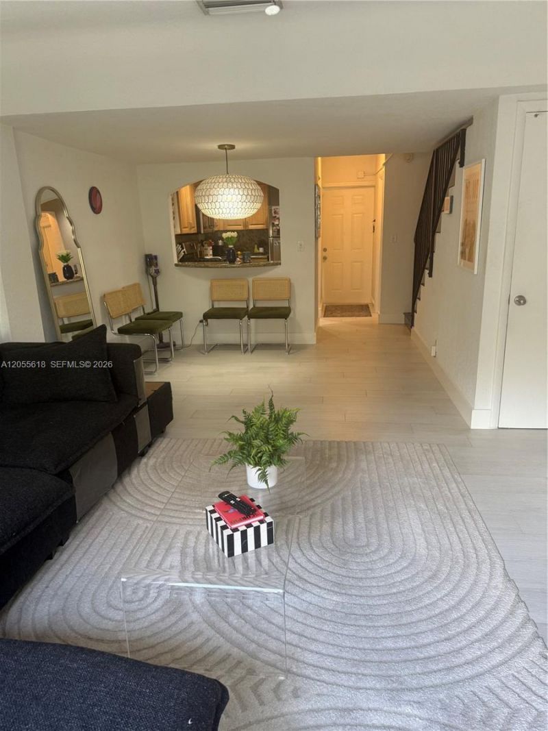 6709 N Kendall Dr, Unit 220, Pinecrest, FL 33156 Photo