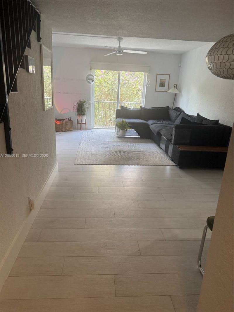 6709 N Kendall Dr, Unit 220, Pinecrest, FL 33156 Photo