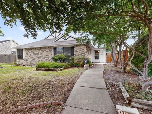 4625 Nervin Street , The Colony, TX 75056