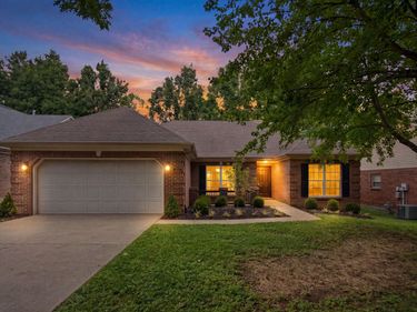 1737 Headley Green, Lexington, KY 40504