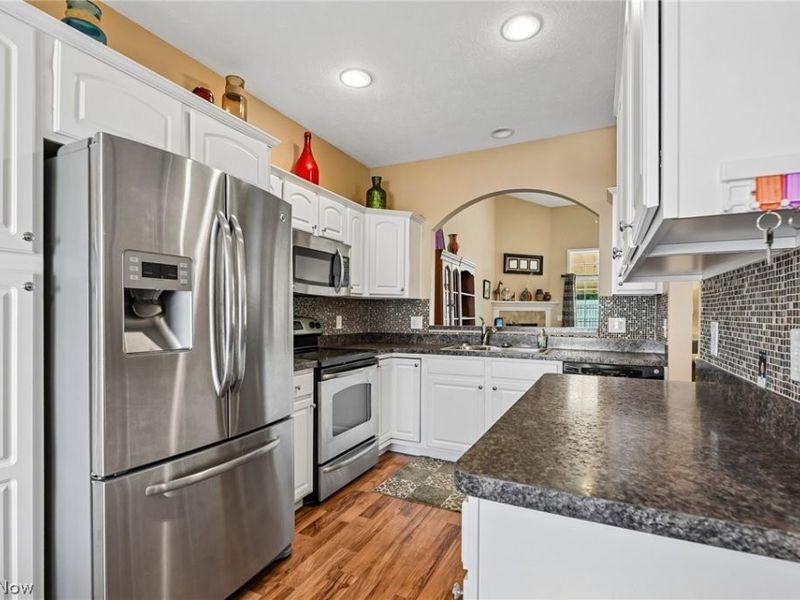 1399 E Cross Creek Drive, Willoughby, OH 44094 Photo 5