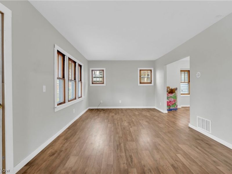 485 E Archwood Avenue, Akron, OH 44301 Photo 4