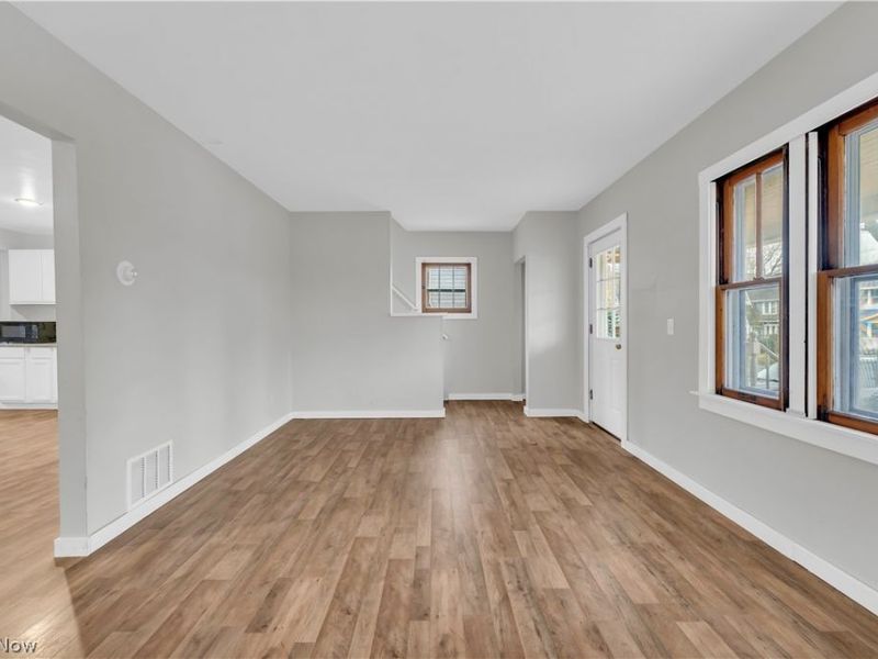 485 E Archwood Avenue, Akron, OH 44301 Photo 5