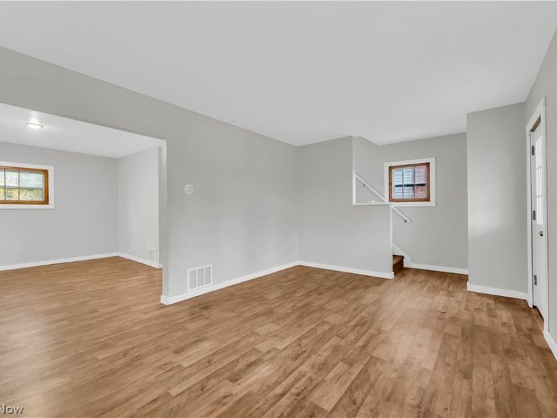 485 E Archwood Avenue, Akron, OH 44301 Photo 8