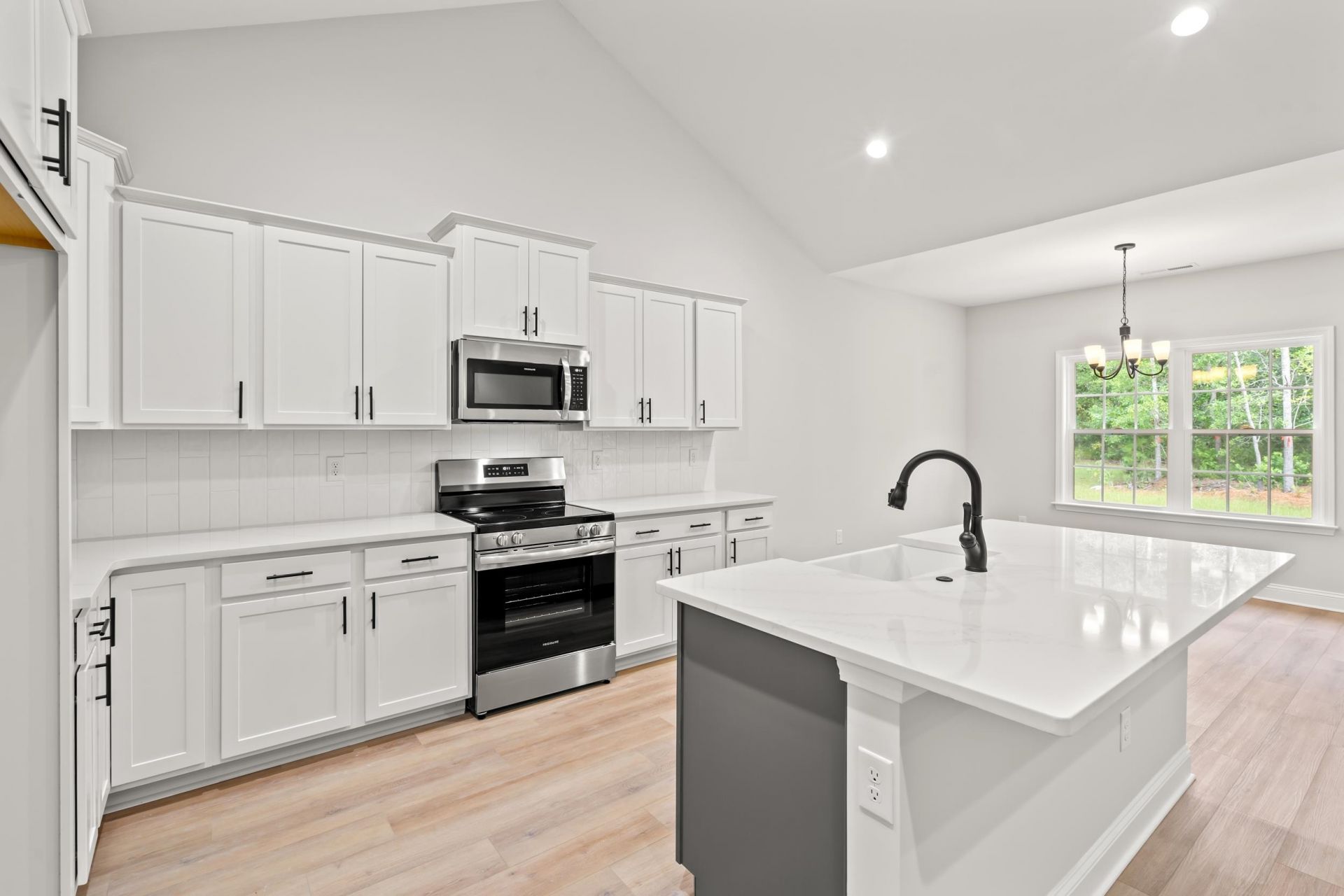 2472 Argyle Way  Photo 13