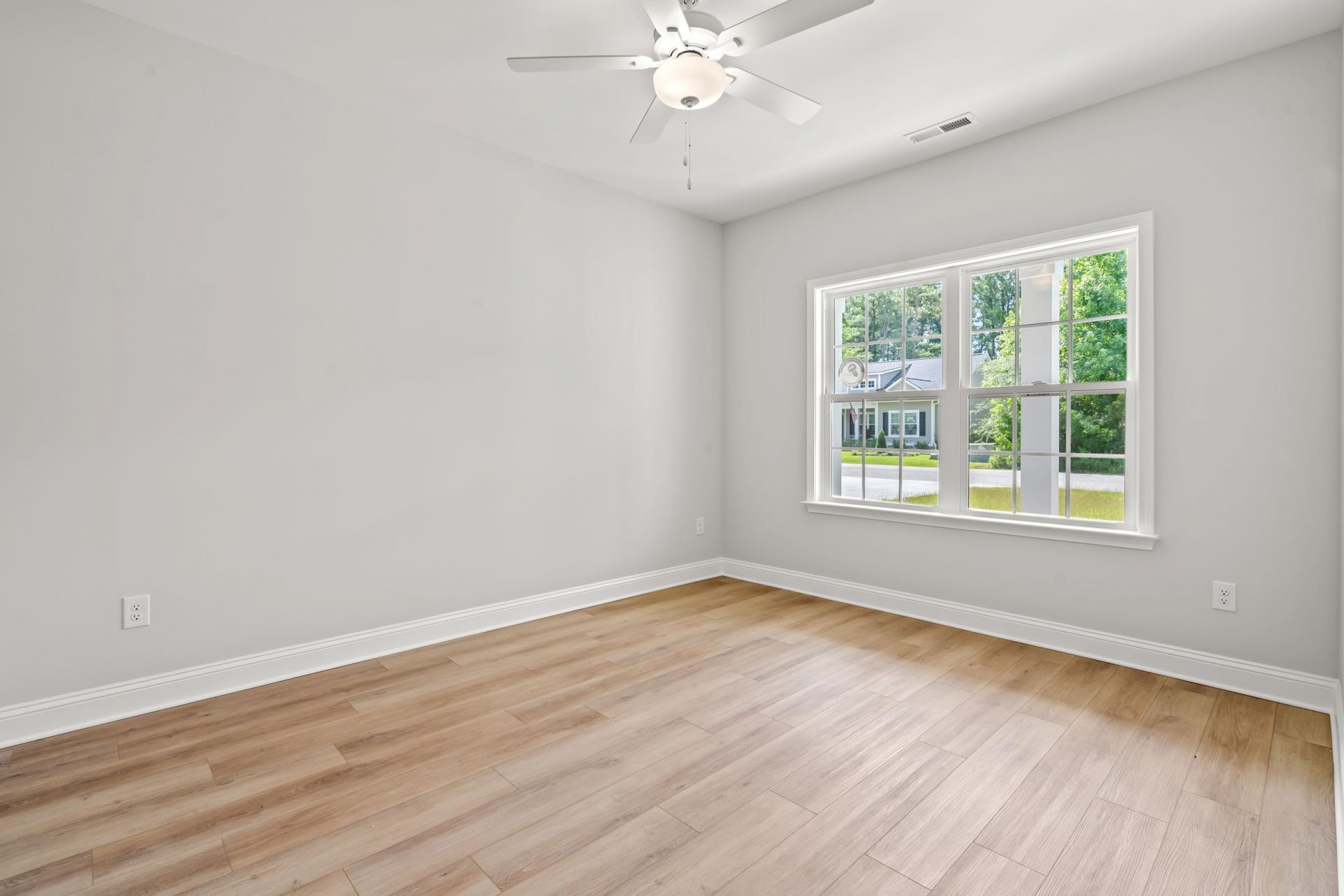 2472 Argyle Way  Photo 14