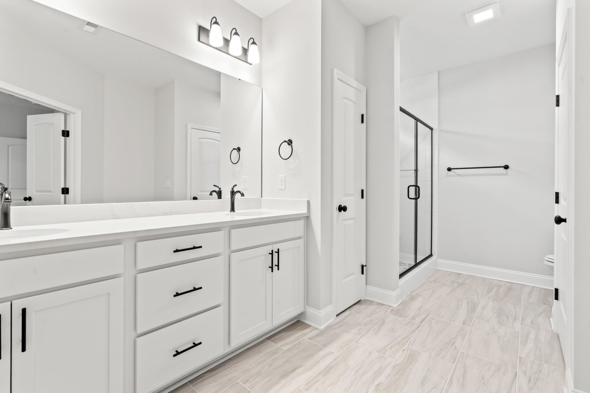 2472 Argyle Way  Photo 6