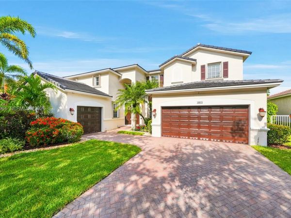 3933 E Hibiscus St, Weston, FL 33332