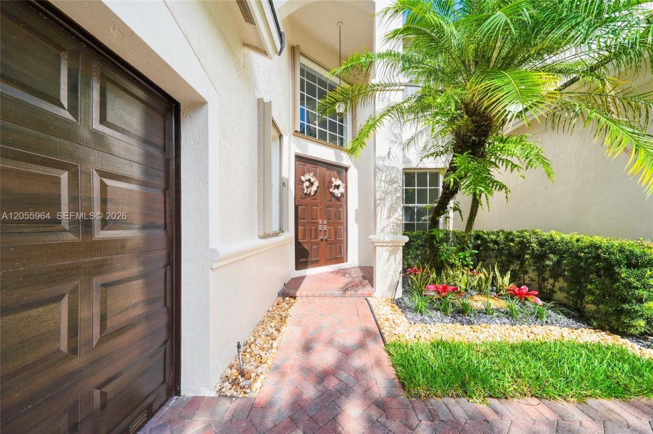3933 E Hibiscus St, Weston, FL 33332 Photo