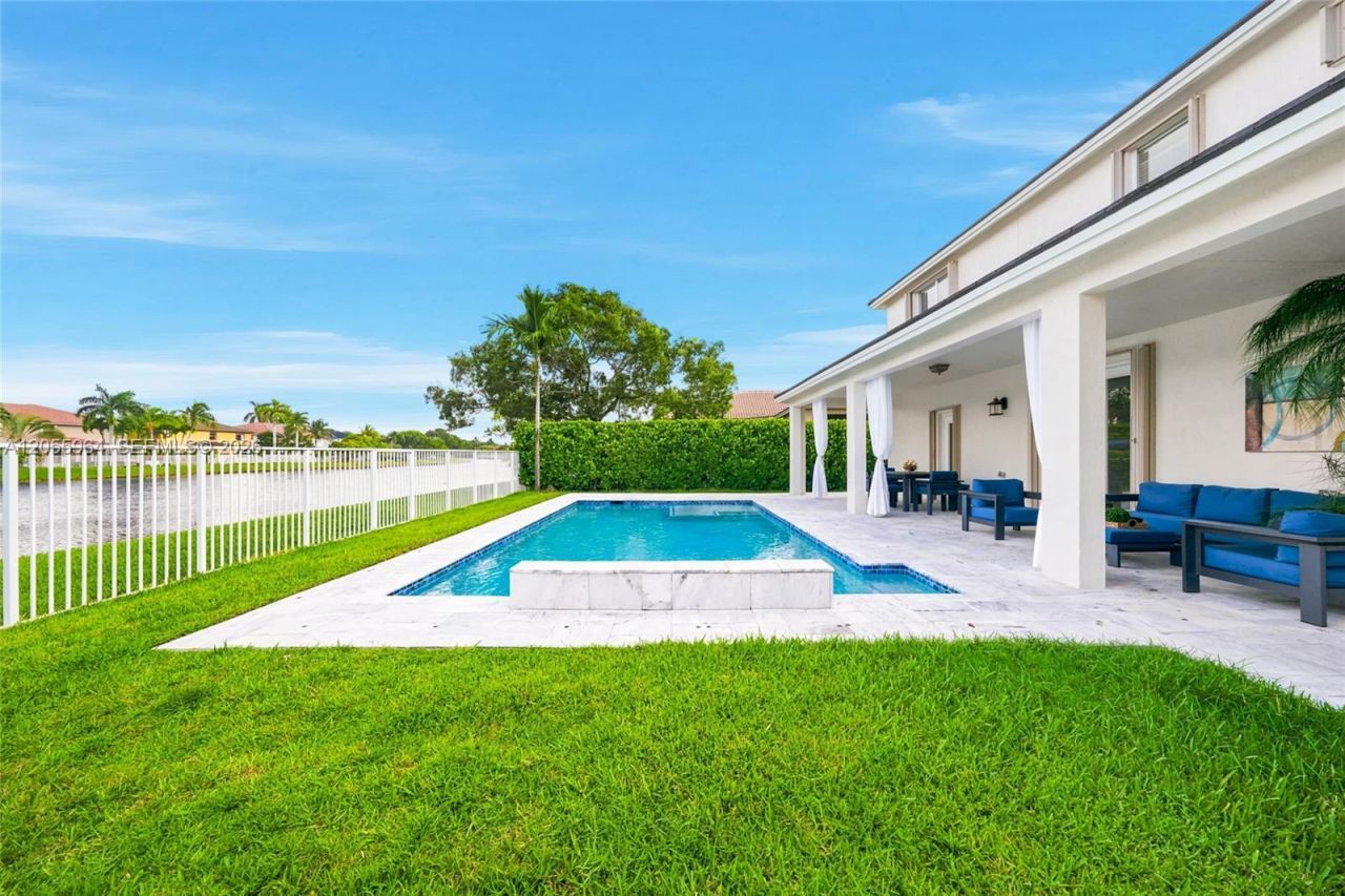 3933 E Hibiscus St, Weston, FL 33332 Photo