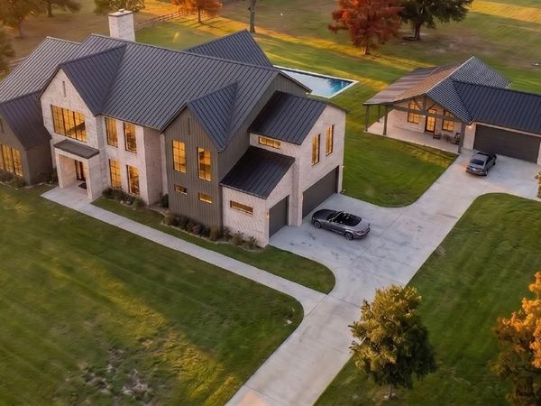 8459 Shady Grove Road, North Richland Hills, TX 76182