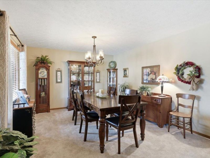 1045 Bradford Drive, Springfield, OH 45503 Photo 3