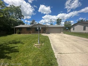 30600 Fort Road, Brownstown Twp, MI 48173