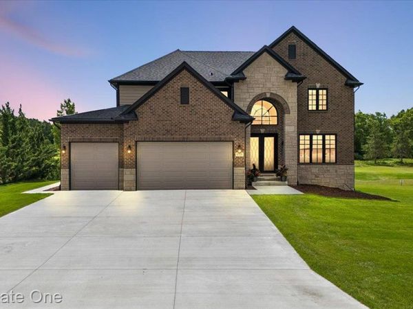 1721 Royal Birkdale Drive, Oxford Township, Mi 48371