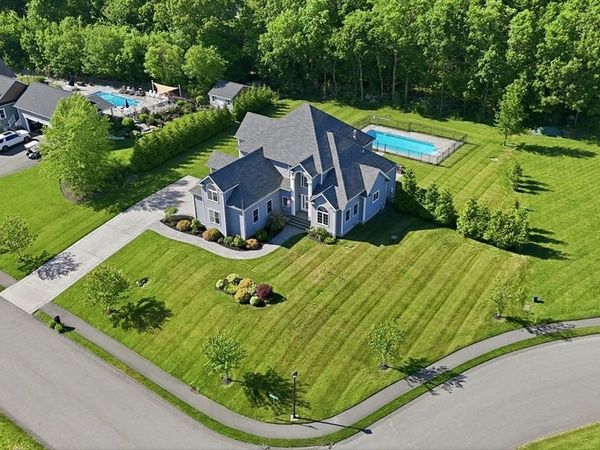 5 Kyle's Ct, Swansea, MA 02777