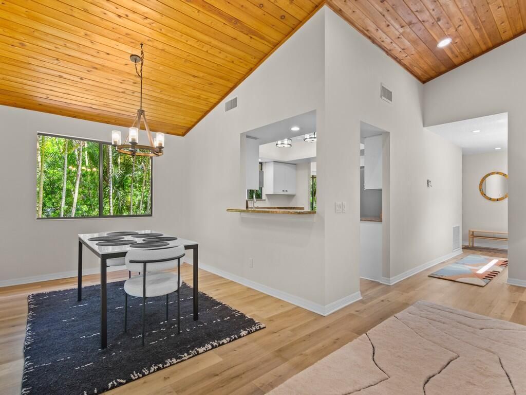 2125 Pine Creek Boulevard, Unit 205, Vero Beach, FL 32966 Photo
