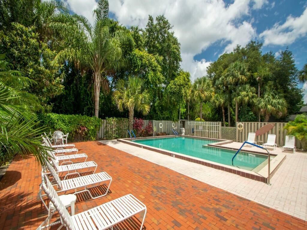 2125 Pine Creek Boulevard, Unit 205, Vero Beach, FL 32966 Photo