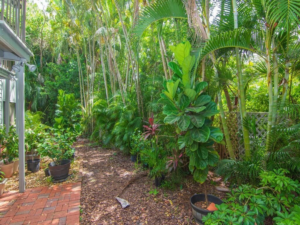 2125 Pine Creek Boulevard, Unit 205, Vero Beach, FL 32966 Photo