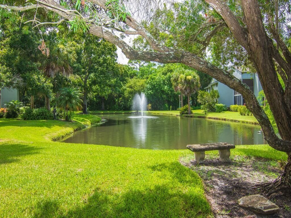 2125 Pine Creek Boulevard, Unit 205, Vero Beach, FL 32966 Photo