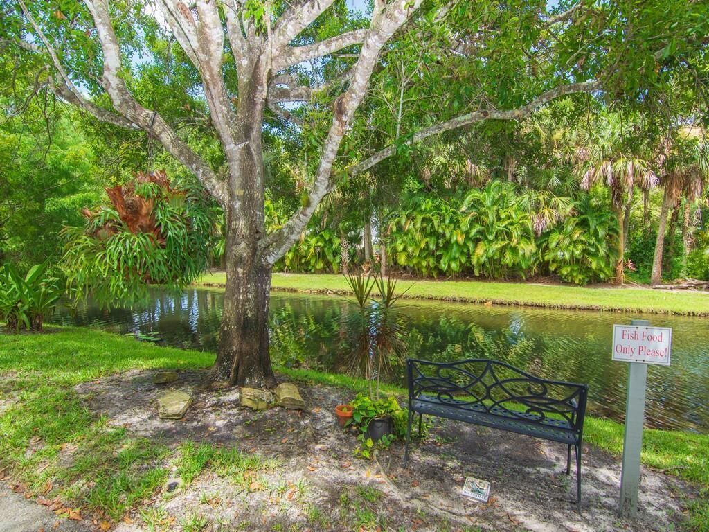2125 Pine Creek Boulevard, Unit 205, Vero Beach, FL 32966 Photo