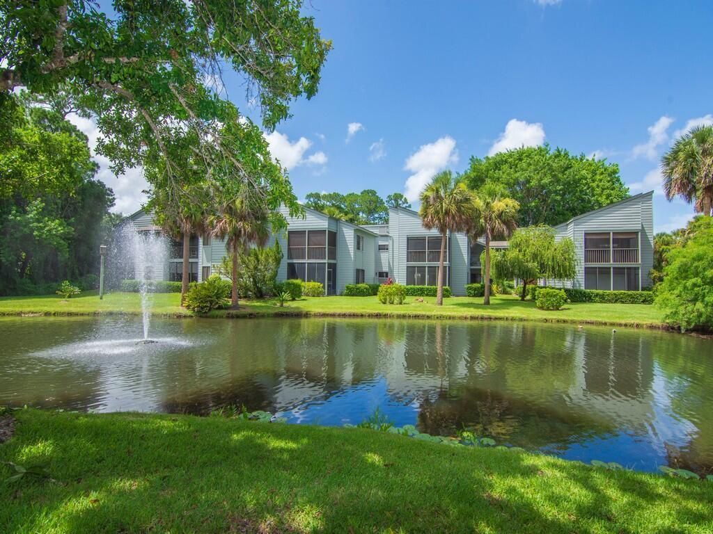 2125 Pine Creek Boulevard, Unit 205, Vero Beach, FL 32966 Photo