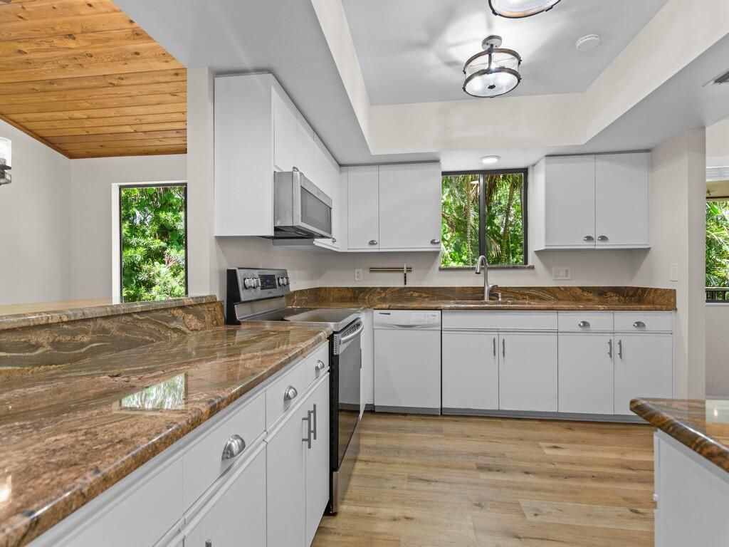 2125 Pine Creek Boulevard, Unit 205, Vero Beach, FL 32966 Photo