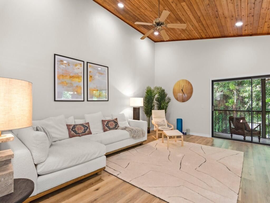 2125 Pine Creek Boulevard, Unit 205, Vero Beach, FL 32966 Photo