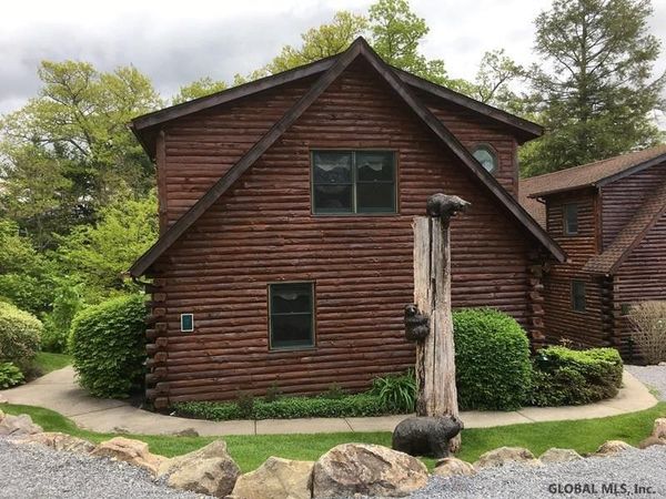 3210 LAKE SHORE Drive, Unit Lodge 7 In, Lake George, NY 12845