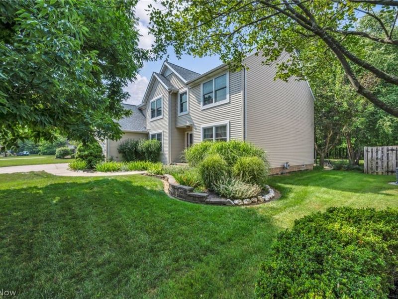 24291 Rushmore Drive, Richmond Heights, OH 44143 Photo 3
