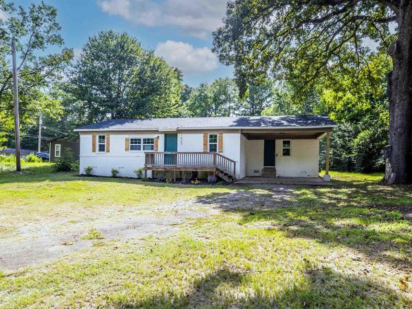 1423 1/2 S East St , Benton, AR 72015