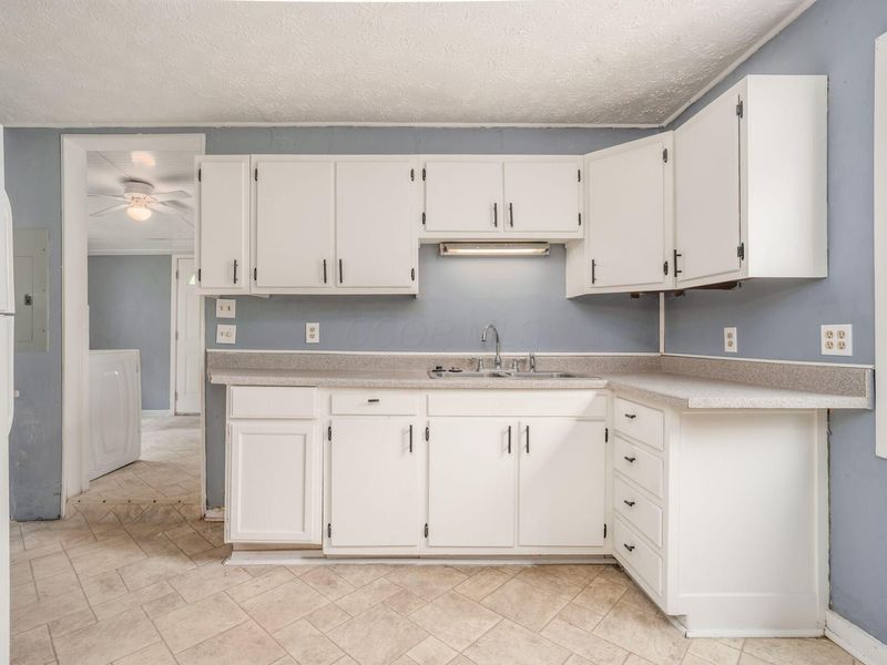 982 Colgate Road, Whitehall, OH 43213 Photo 5
