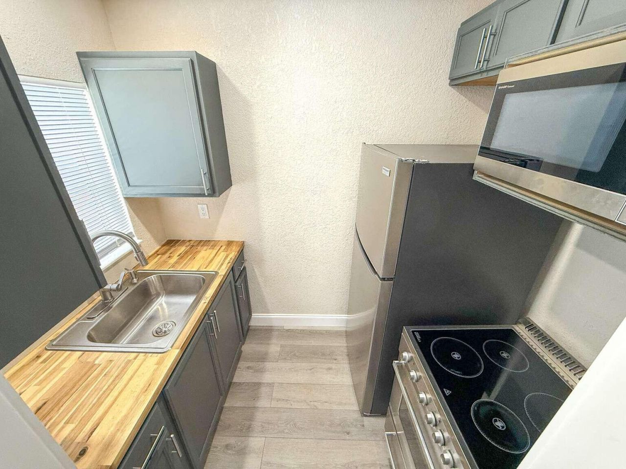 1001 S Federal Highway, Lake Worth Beach, FL 00000 Photo