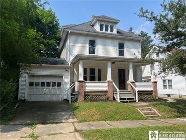 76 W Virginia Boulevard , Jamestown, NY 14701