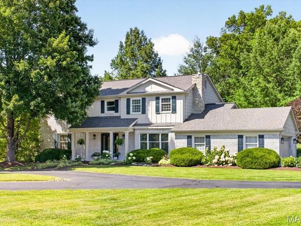 13231 Thornhill Drive, Town and Country, MO 63131
