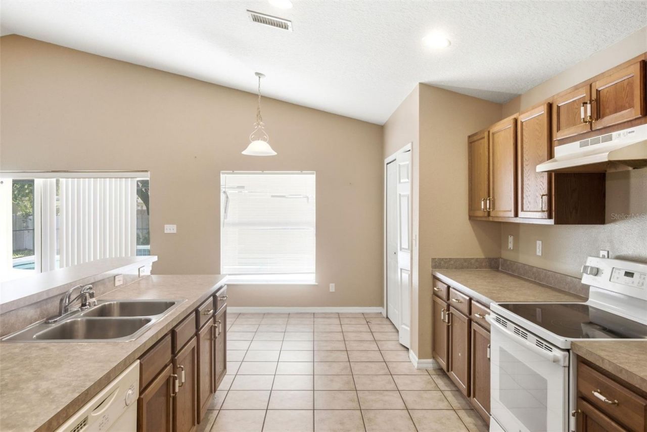 2255 Merry Road, Tavares, FL 32778 Photo