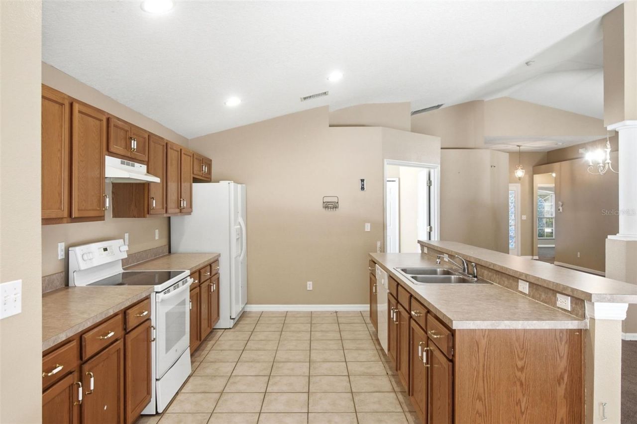 2255 Merry Road, Tavares, FL 32778 Photo