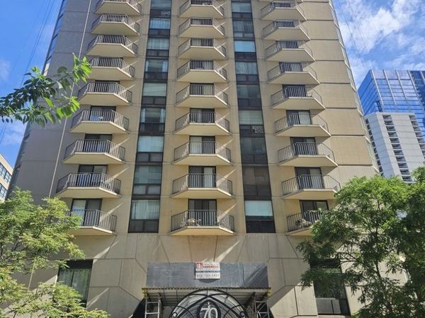 70 W Huron Street , Unit 809, Chicago, IL 60654