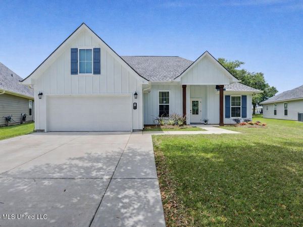 605 Thomas Shields Boulevard, Bay Saint Louis, MS 39520