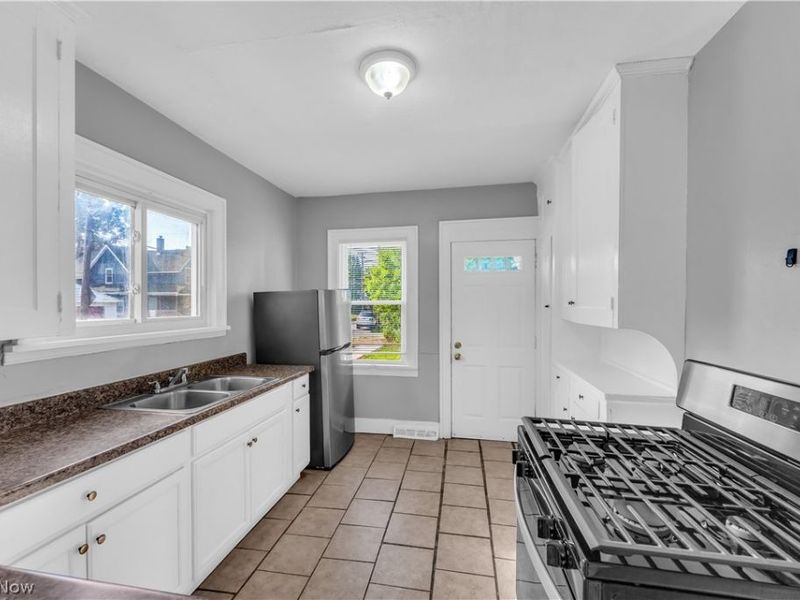 3624 Archwood Avenue, Unit 3624/DN, Cleveland, OH 44109 Photo 11
