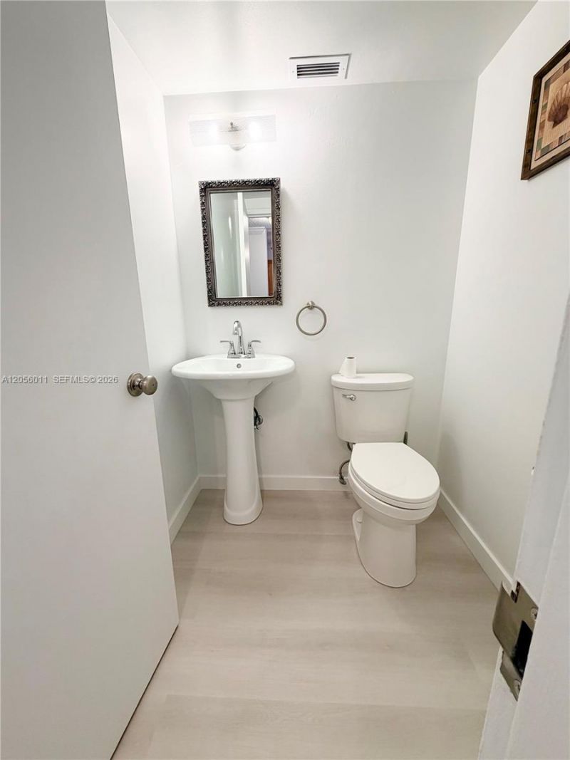 3725 S Ocean Dr , Unit 521, Hollywood, FL 33019 Photo