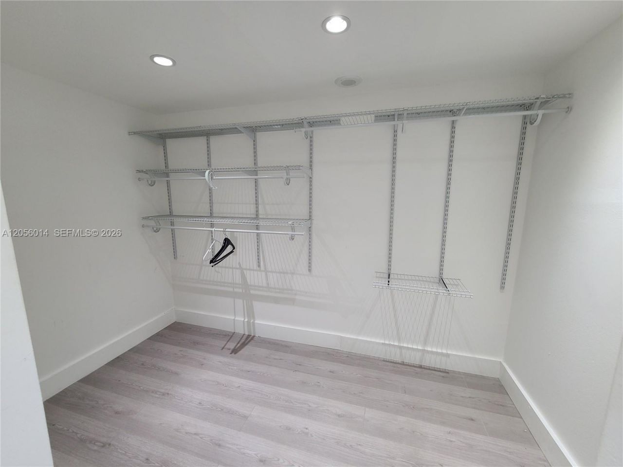 3625 N Country Club Dr , Unit 2408, Aventura, FL 33180 Photo