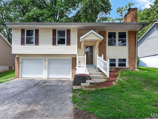 2311 Country Village Court, Maryland Heights, MO 63043